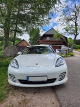 Porsche Panamera 4 - - Porsche Panamera: Weiß
