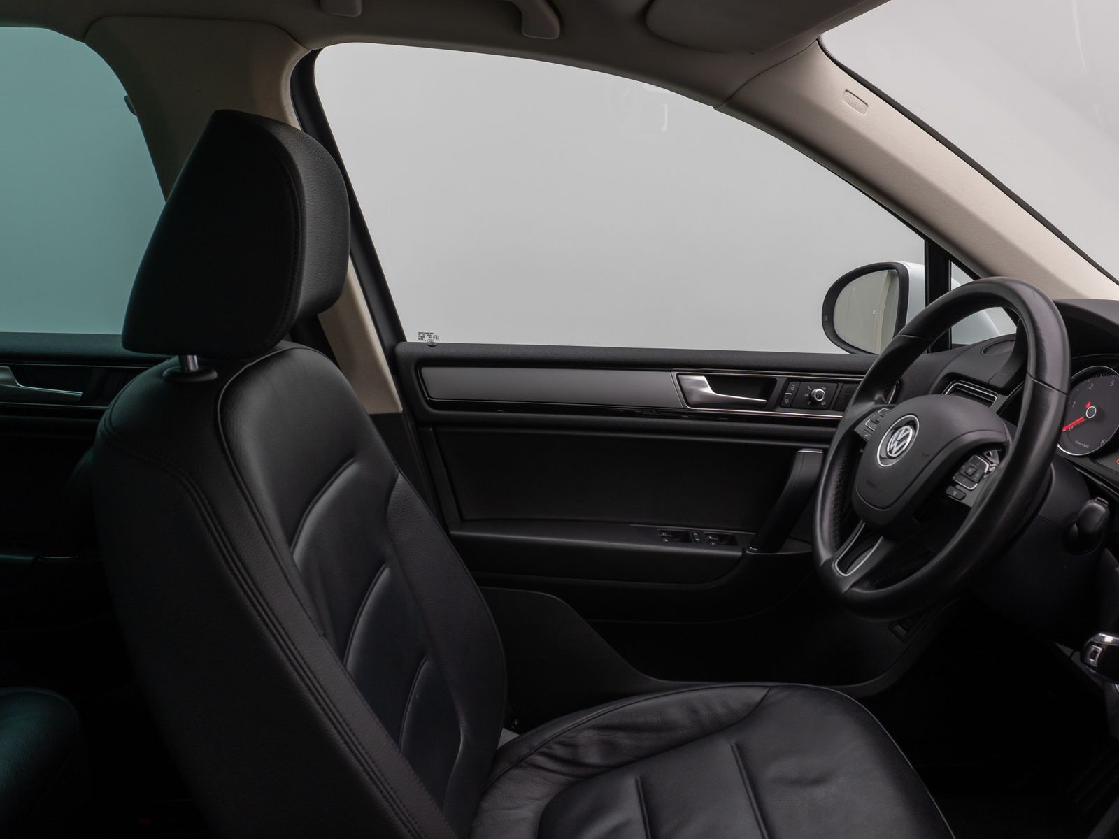Fahrzeugabbildung Volkswagen Touareg V6 3.0 TDI Terrain Tech 4Motion PDC AHK