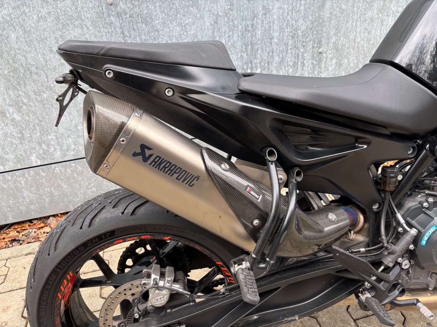 Fahrzeugabbildung KTM 790 Duke Akrapovic viel Zubehör