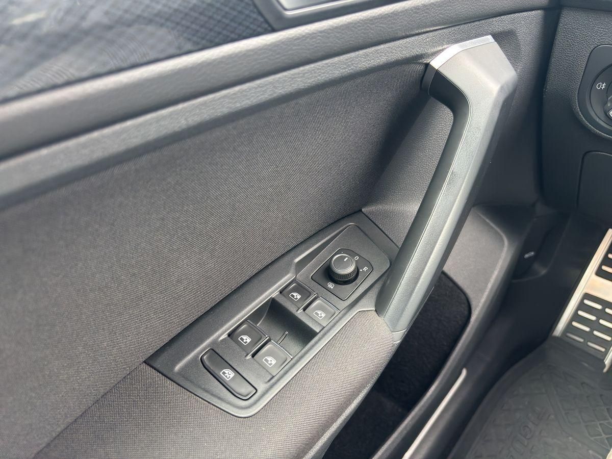 Tiguan United 2.0 TDI DSG AHK ACC PDC NAV LED