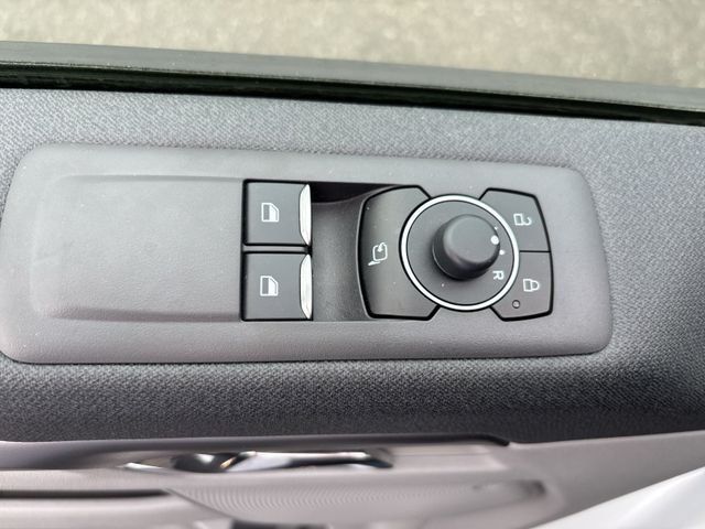 Fahrzeugabbildung Ford Tourneo Custom 2.0 320 L1 Nugget Titanium