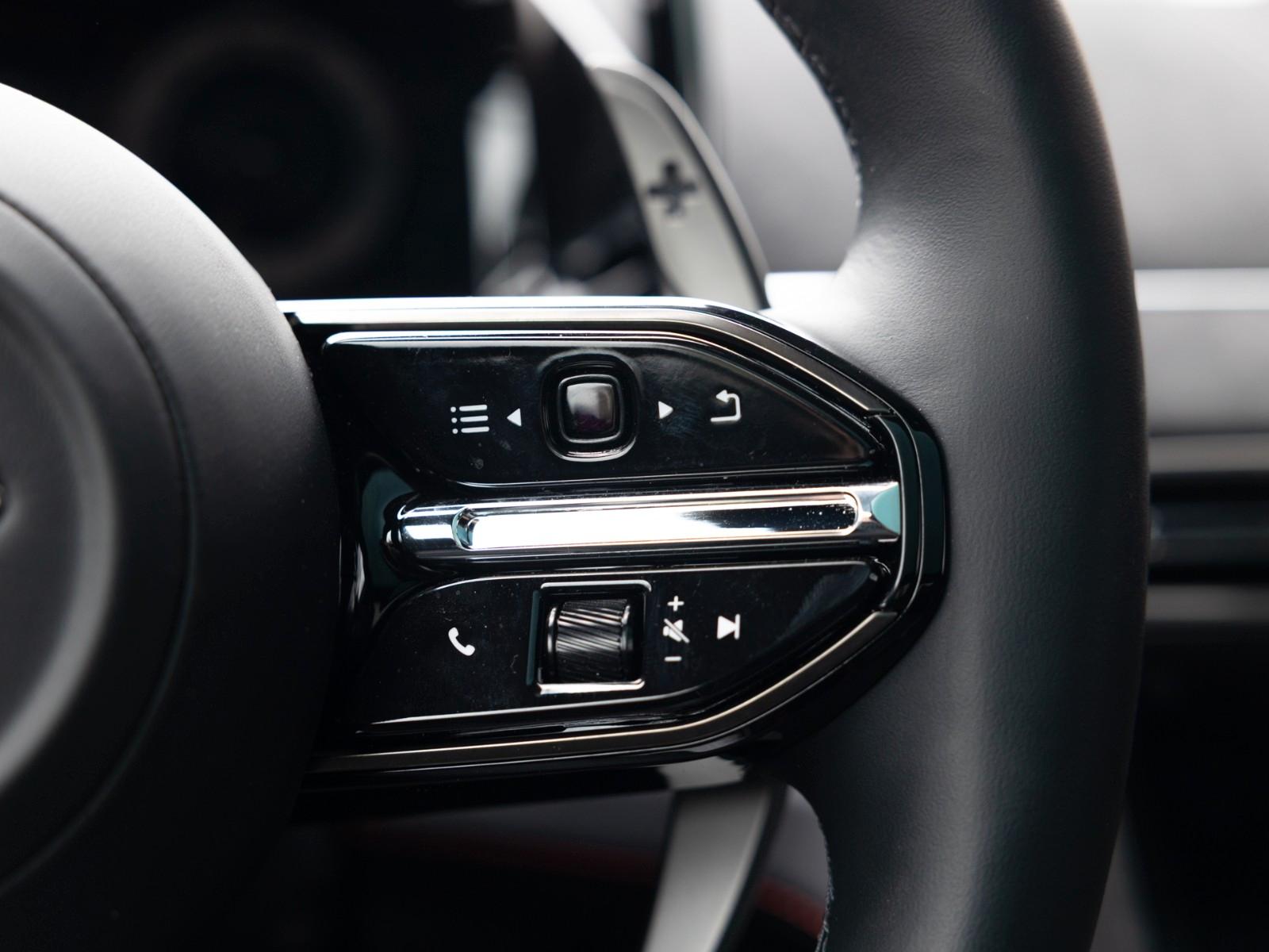 Aston Martin Vanquish | Titan Auspuff | Black Pack