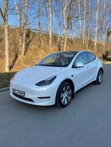 Tesla LR AWD SOH90%, Garantie, AHK, Autopilot, 8 Reife - weiße Tesla Model Y