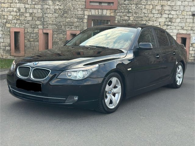 BMW 523i*EGSHD+LEDER+XENON*