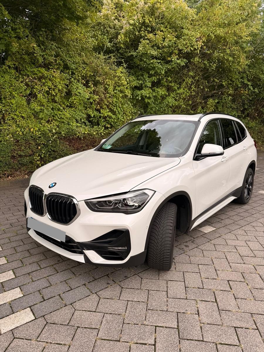 BMW X1 sDrive20i Sport line TOP GEPFLEGT