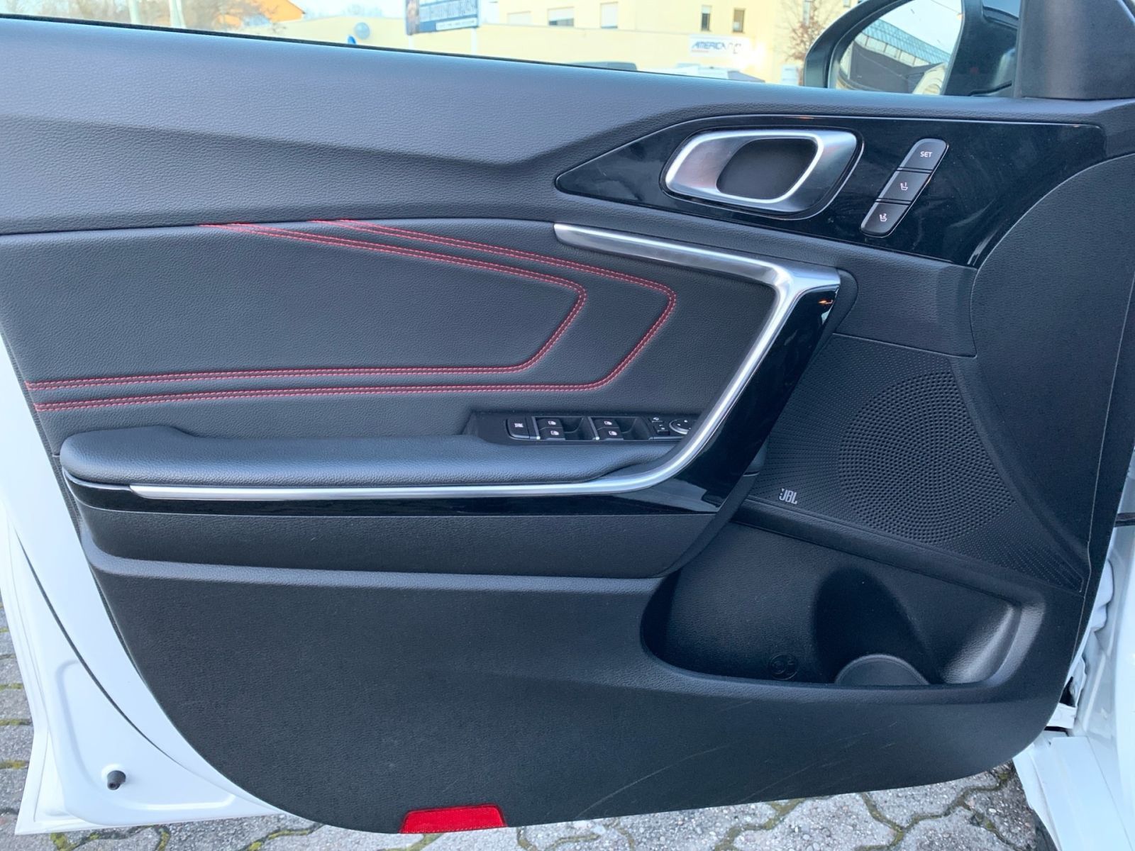Fahrzeugabbildung Kia Proceed 1.6 T-GDI 7-DCT GT AHK Sportauspuff