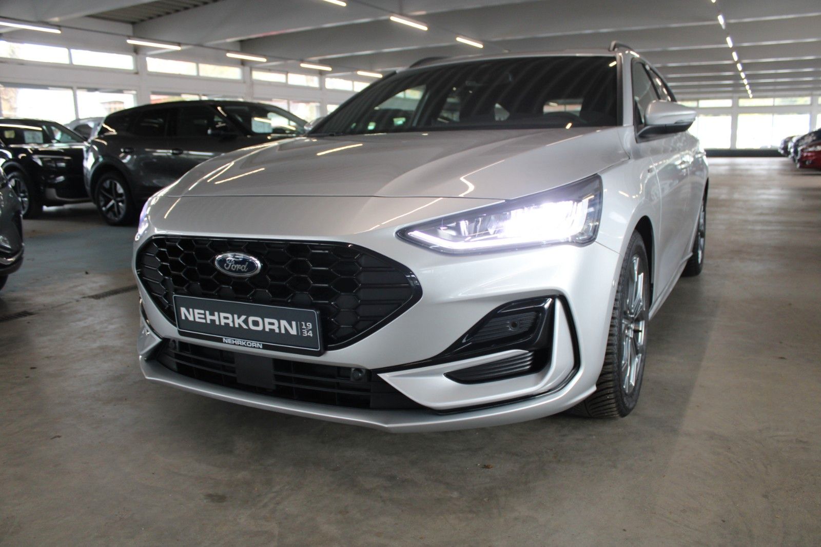 Fahrzeugabbildung Ford Focus ST-Line X Aut. LED ACC HUD WinterP el.Heck