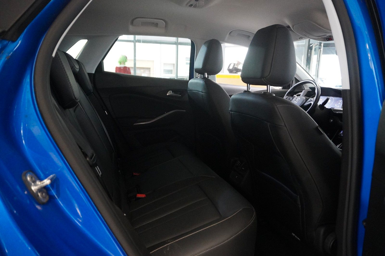 Fahrzeugabbildung Opel Grandland (X) 1.6 HYBRID 4X4 ULTIM. NAVI/360°/SH