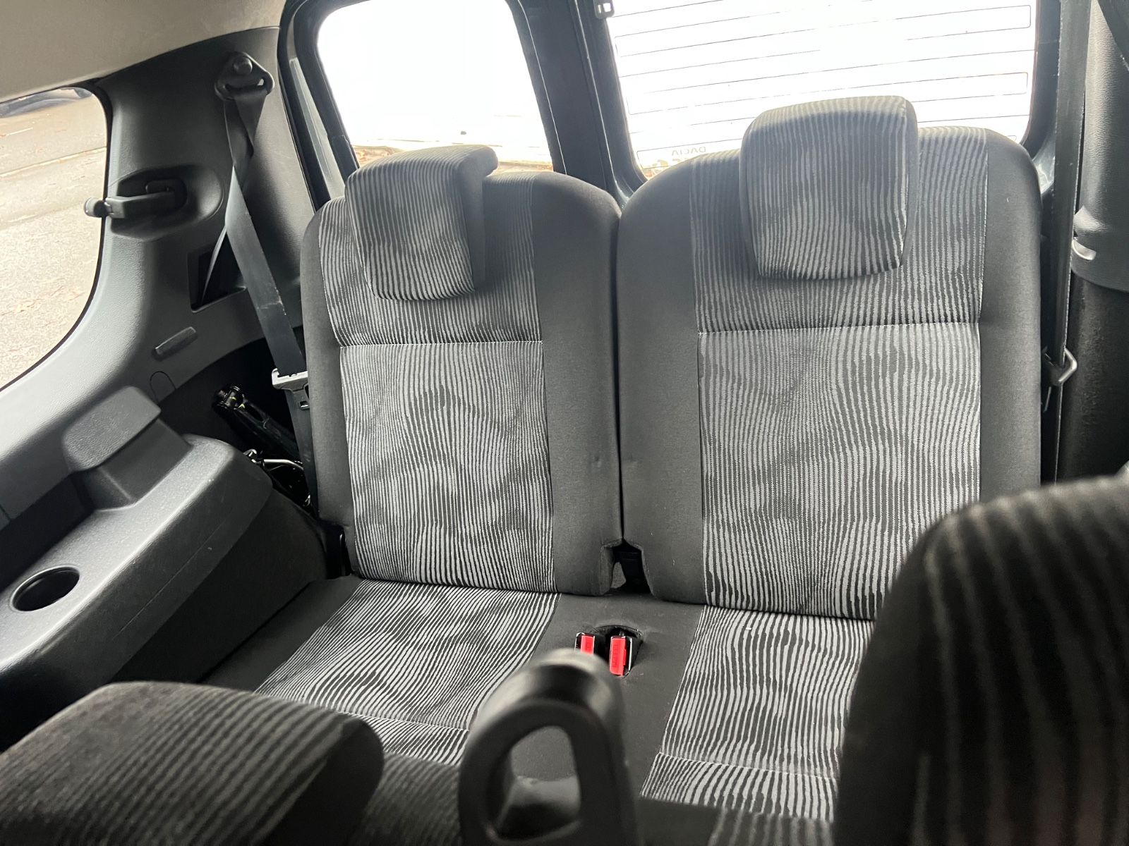Fahrzeugabbildung Dacia Logan MCV Kombi Laureate * 7.SITZE *TÜV NEU*