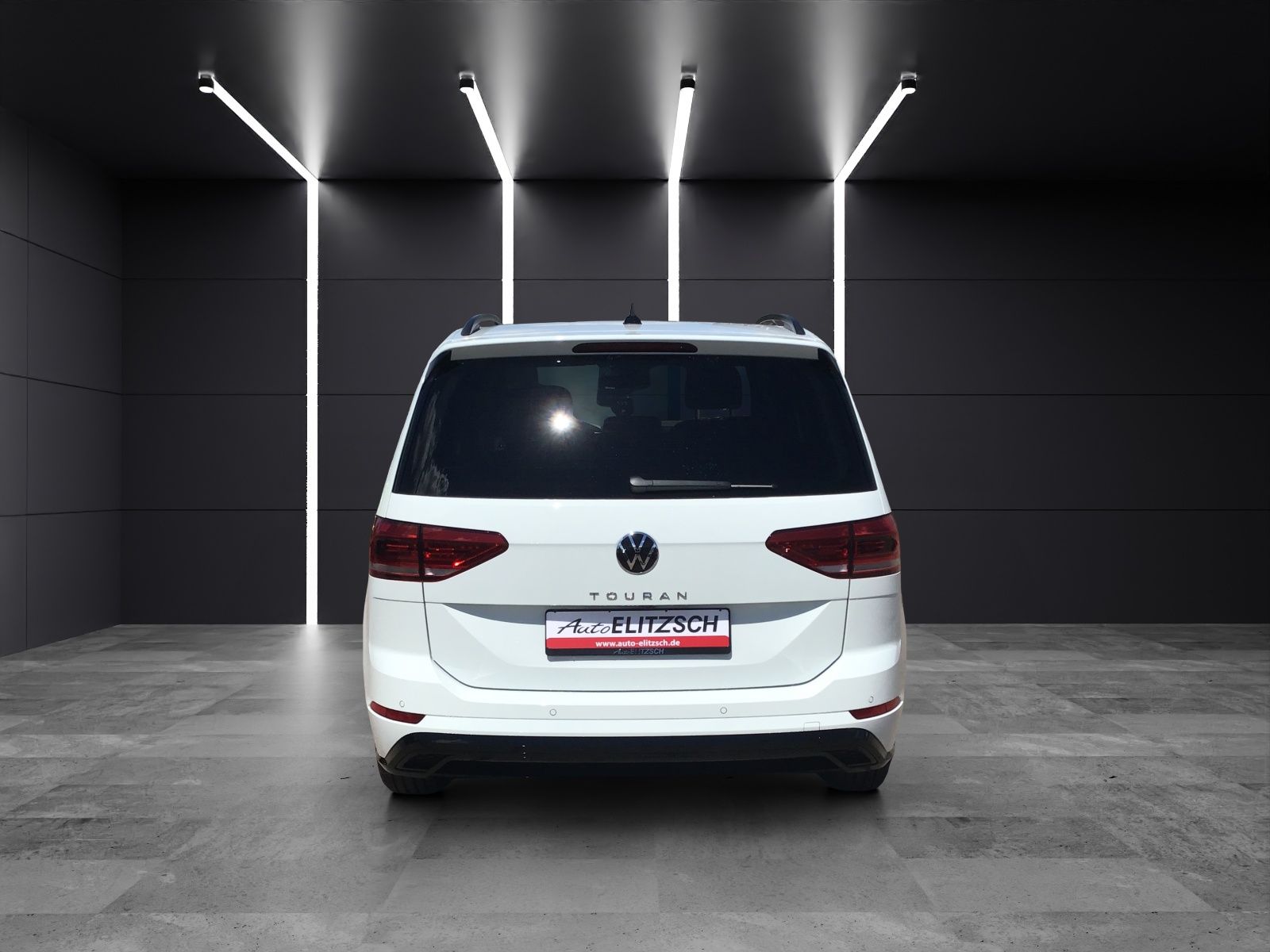 Fahrzeugabbildung Volkswagen Touran TSI R-Line Highline DSG LED ACC 18" AHK S
