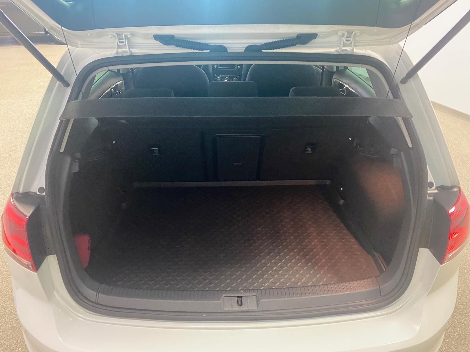 Fahrzeugabbildung Volkswagen Golf 2.0 TDI Allstar BMT KLIMA+NAVI+SITZHEIZ+PDC