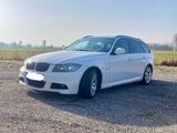 BMW 320d Touring - - BMW 320 aus 2010: Kombi, 320d