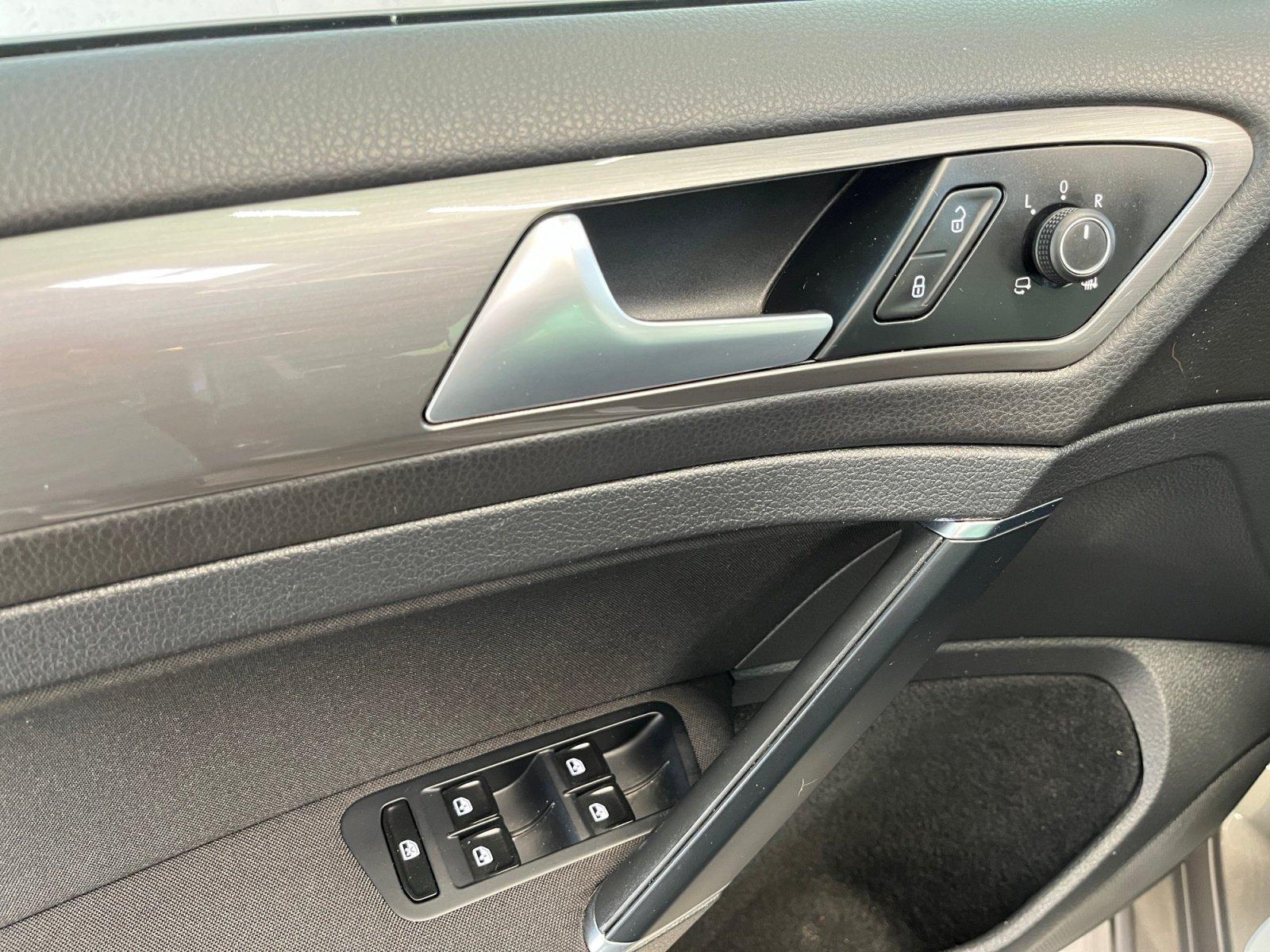 Volkswagen Golf VII Variant R-Line 1.4 TSI DSG BiXenon PDC