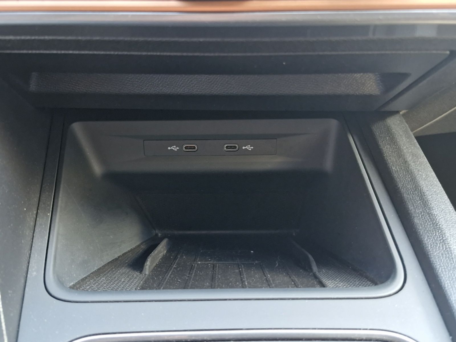 Fahrzeugabbildung CUPRA Leon Sportstourer VZ 4Drive LED Navi ACC SHZ RFK