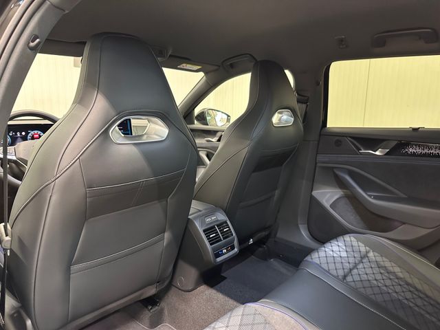 Passat Variant R-line 2.0 TDI DSG BLACK STYLE AH
