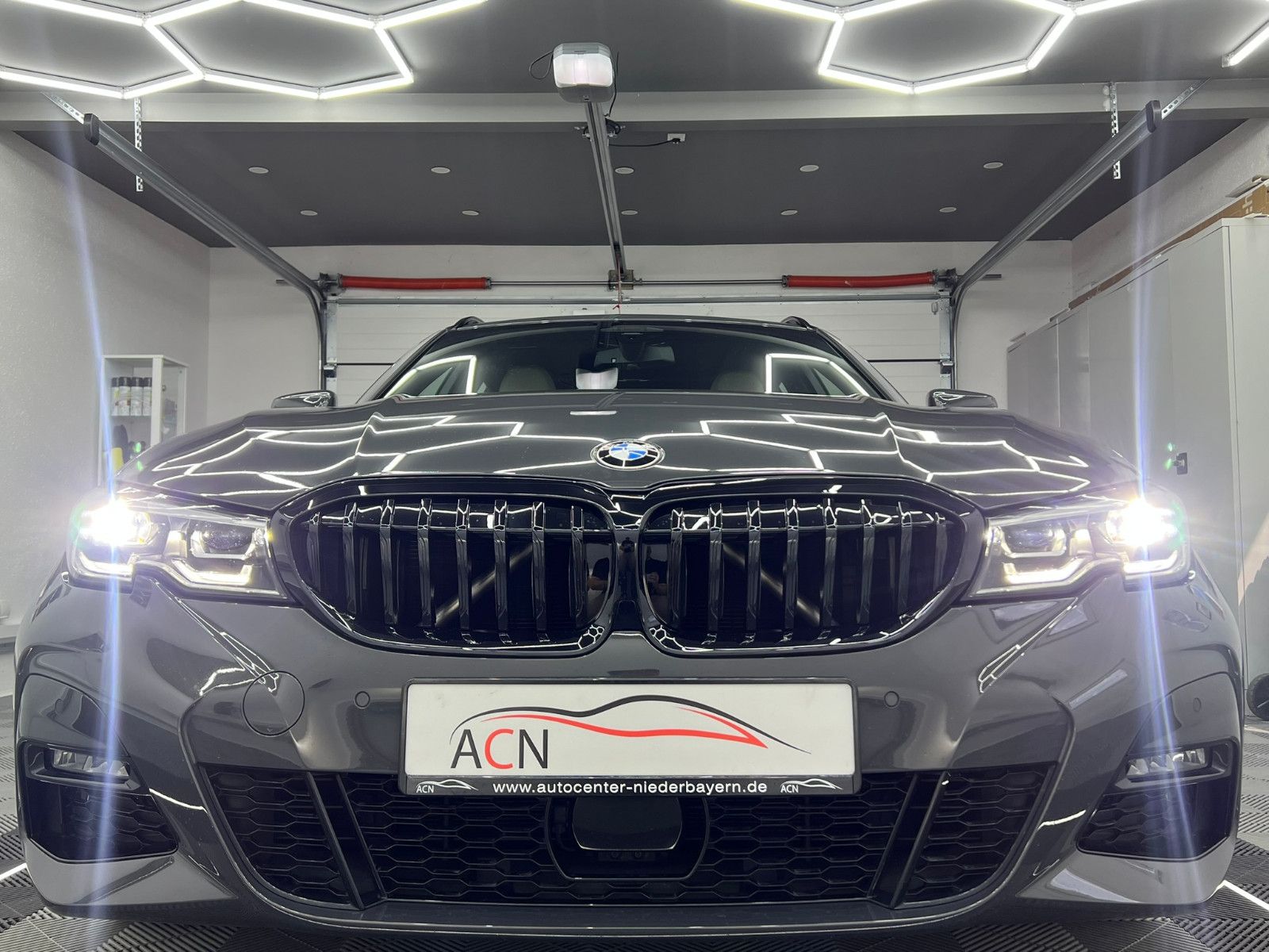 Fahrzeugabbildung BMW 330 i xDrive M SPORT/PANO/STHZ/ACC/DRAVITGRAU