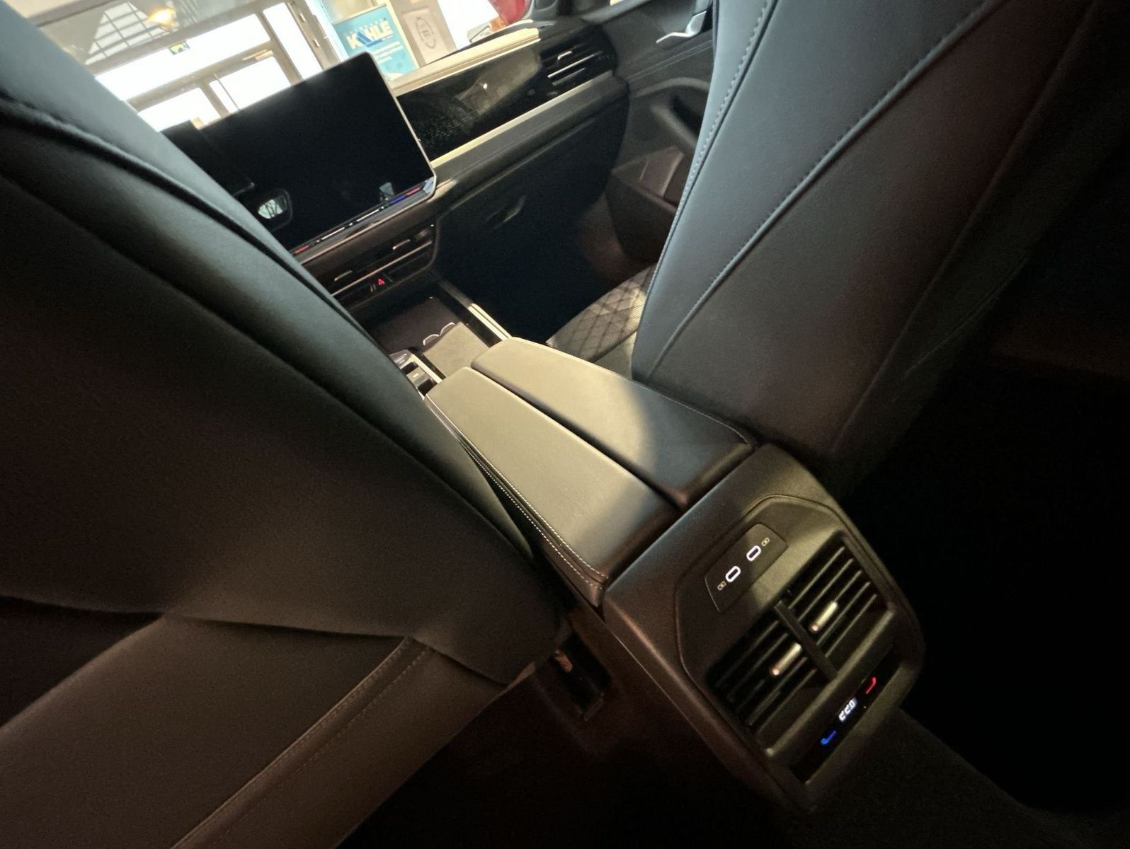 Volkswagen Passat - Bild 25