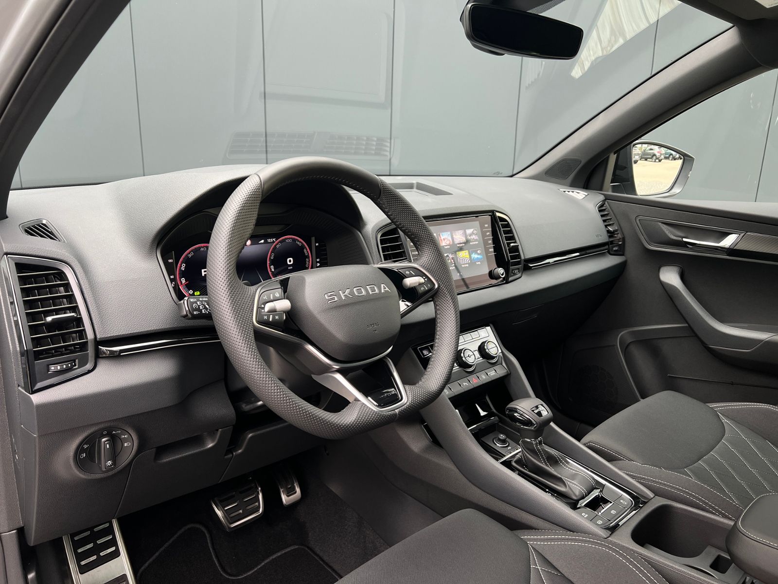Fahrzeugabbildung SKODA Karoq Sportline 1.5 TSI DSG *Garantie, AHK, LED,