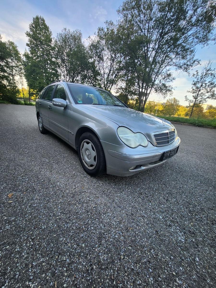 Mercedes-Benz C180 2004 — photo 7