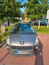 Peugeot Panoramadach 3008 - Peugeot aus 2010: Geländewagen