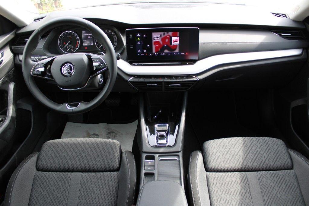 Skoda Octavia Combi 2.0 TDI DSG Clever *AHK,APP,SHZ*