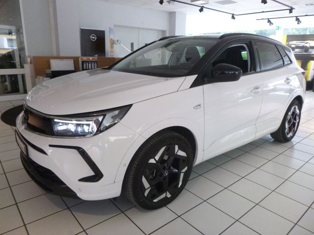 Grandland GSe Plug-In-Hybrid 4x4 Automatik