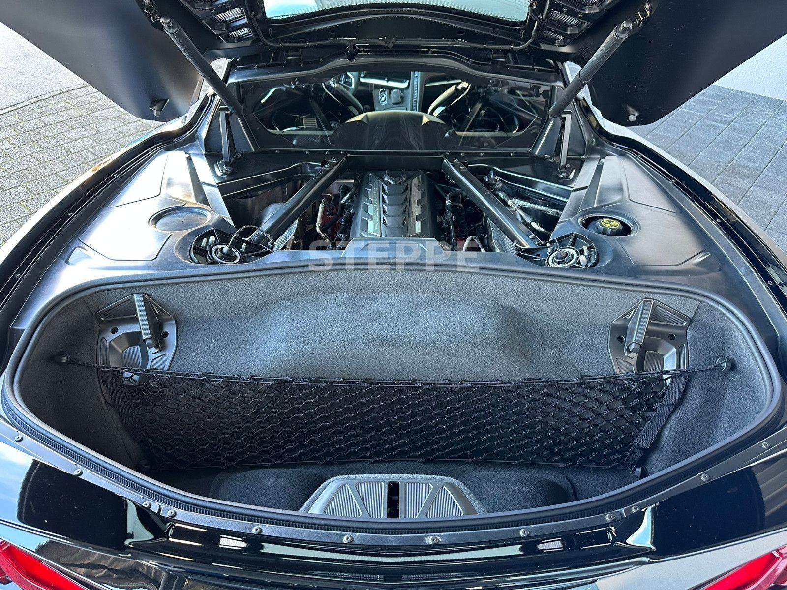 Corvette C8 Stingray Coupe 6,2 V8 3LT Europamodell