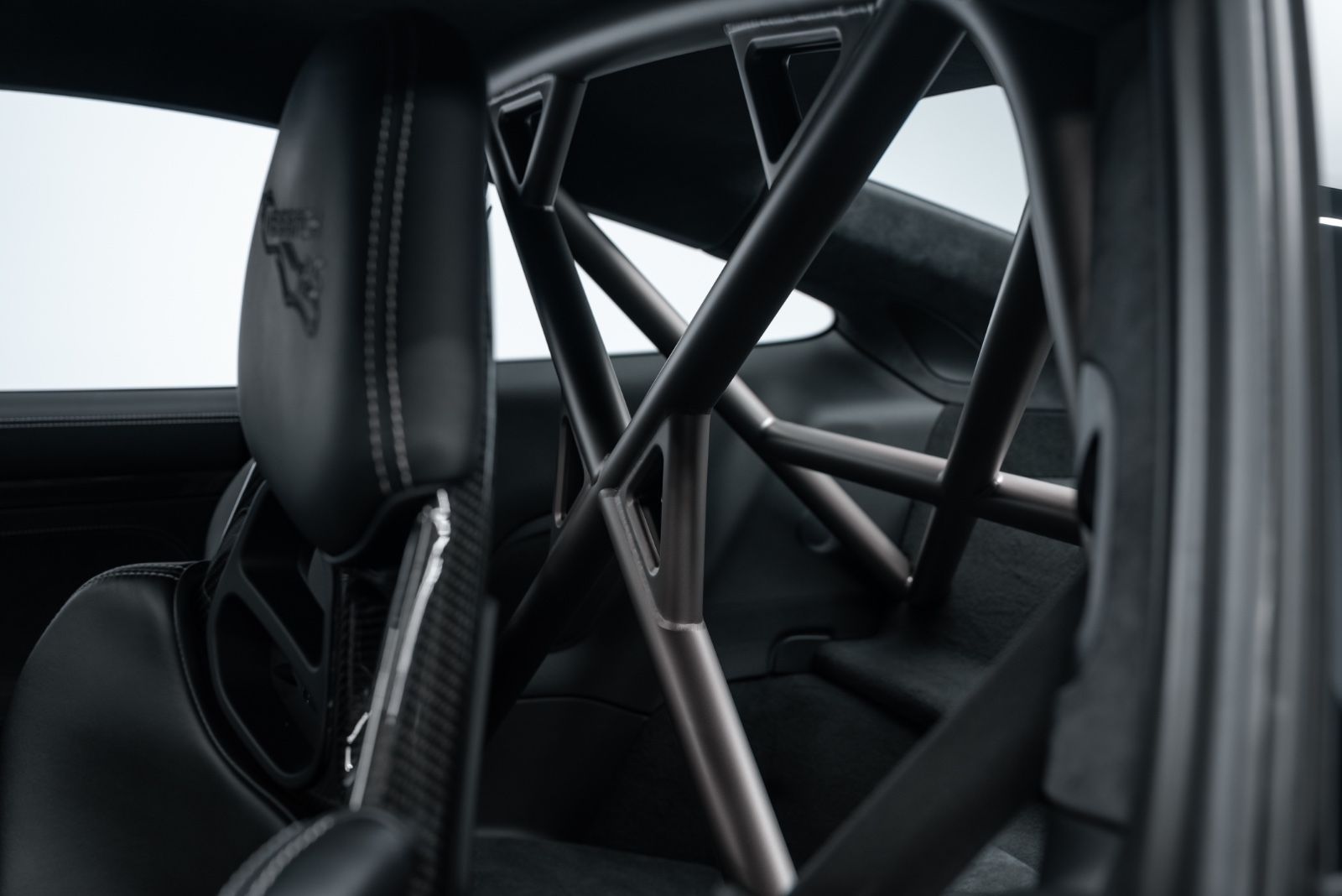 Fahrzeugabbildung Porsche 911 GT2 RS WEISSACH/PTS/LIFT/KAMERA/1.HAND/BOSE