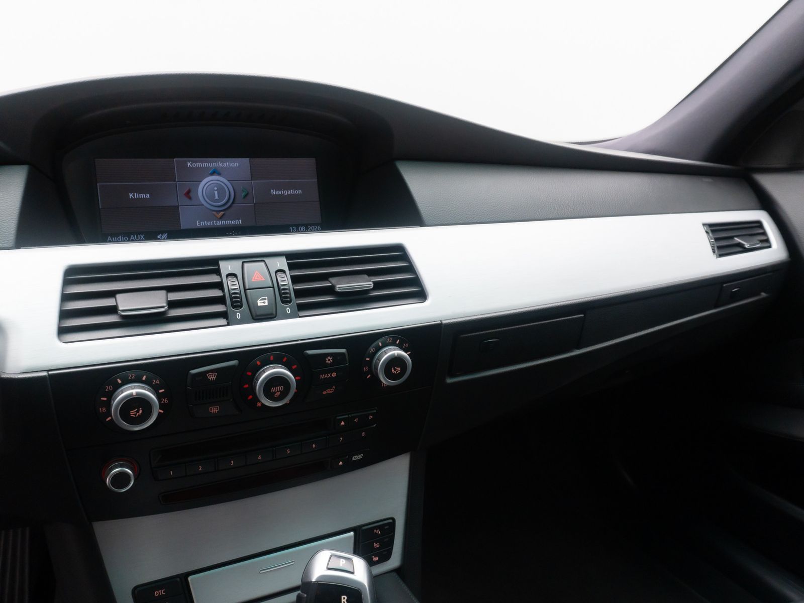 Fahrzeugabbildung BMW 530i M Sport Xenon NaviPro AHK HiFi Memory Leder