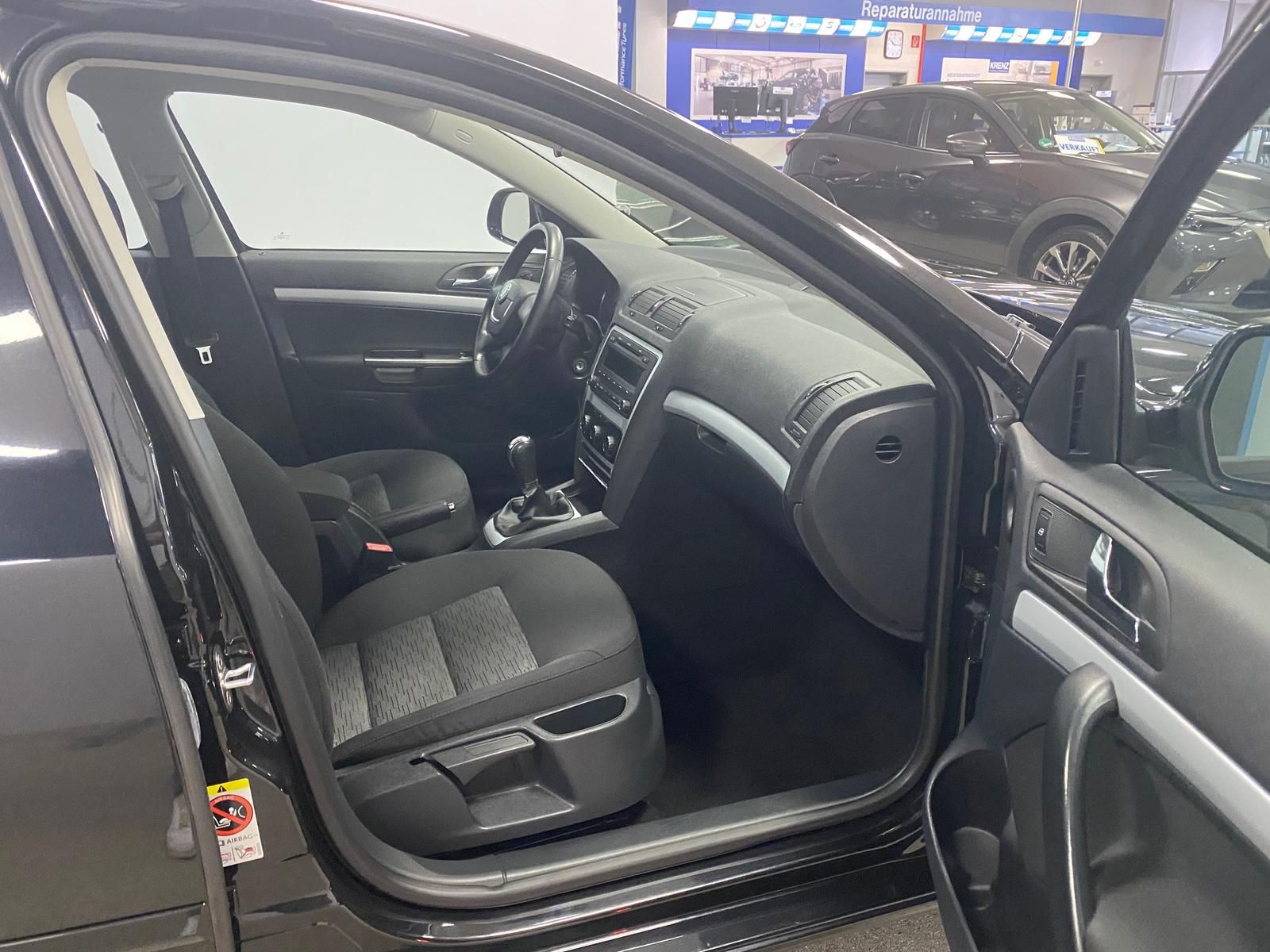 Fahrzeugabbildung SKODA Octavia 1.2 TSI Ambiente KLIMA+PDC+SITZHEIZ+1.HA