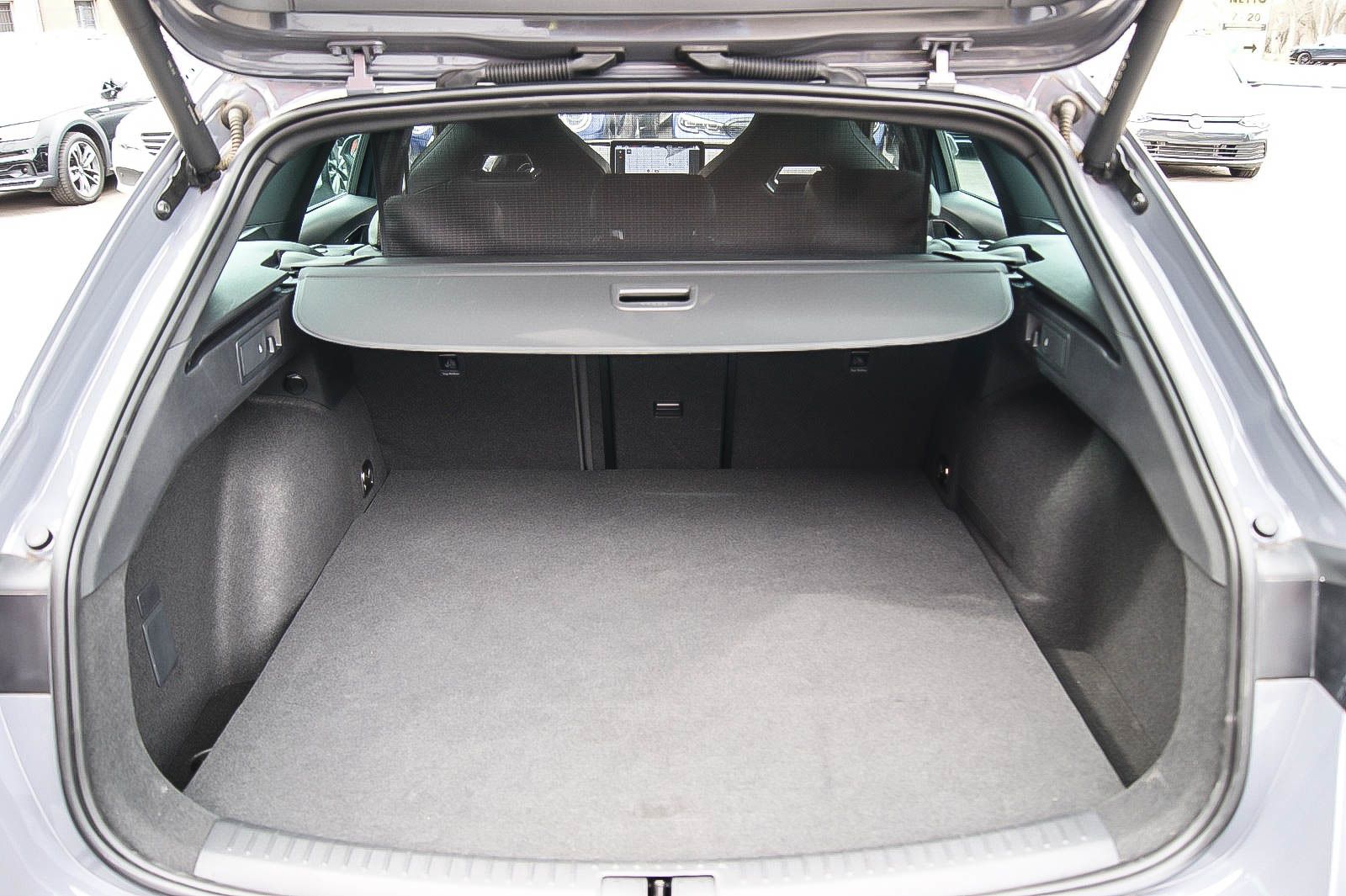 Fahrzeugabbildung CUPRA Leon Sportstourer e-HYBRID VIRTUAL ACC XL 1HAND