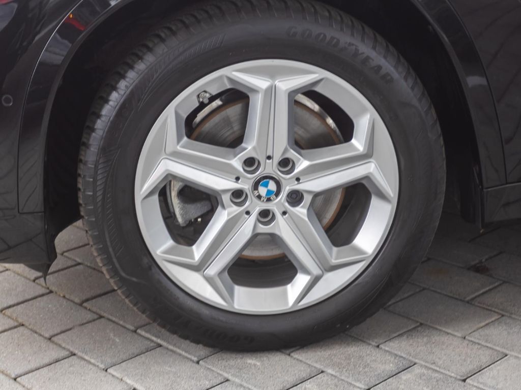 BMW X1 20iM Sport AHK Navi Panorama RFK Leder eSitze foto 5