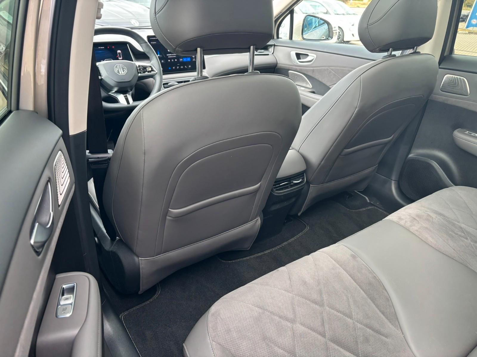 MG S6 EV Luxury AWD