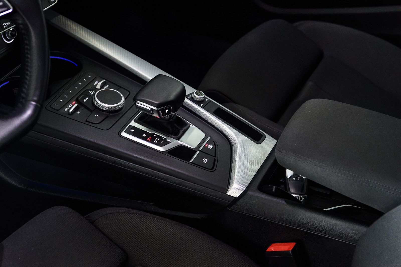 Fahrzeugabbildung Audi A4 Avant sport +LED +MICHELIN