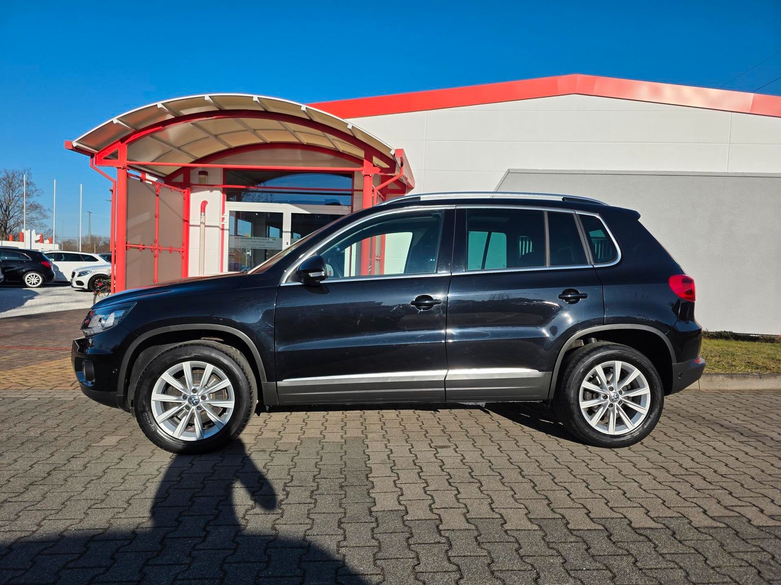Fahrzeugabbildung Volkswagen Tiguan 2.0 TDI 4x4/Bi-Xenon/Navi/Pano/Ahk