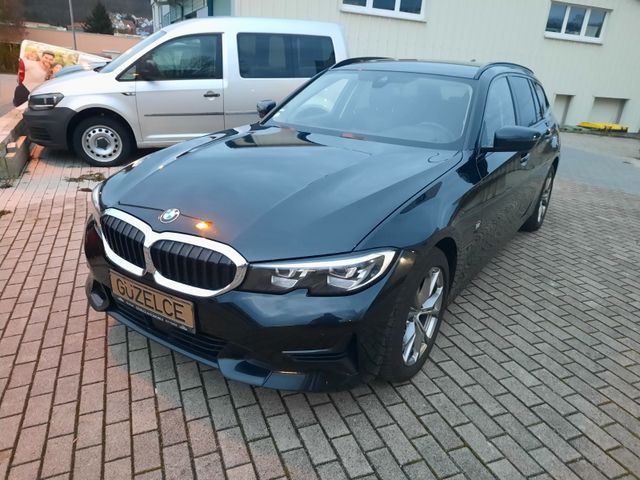 BMW 320 d xDrive Sport Line Live Cockpit/AHK/LED