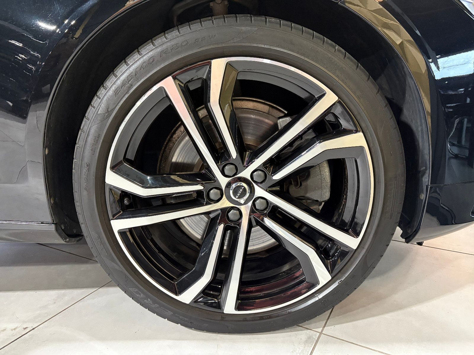 Fahrzeugabbildung Volvo V90 Kombi R Design Recharge Plug-In Hybrid AWD/