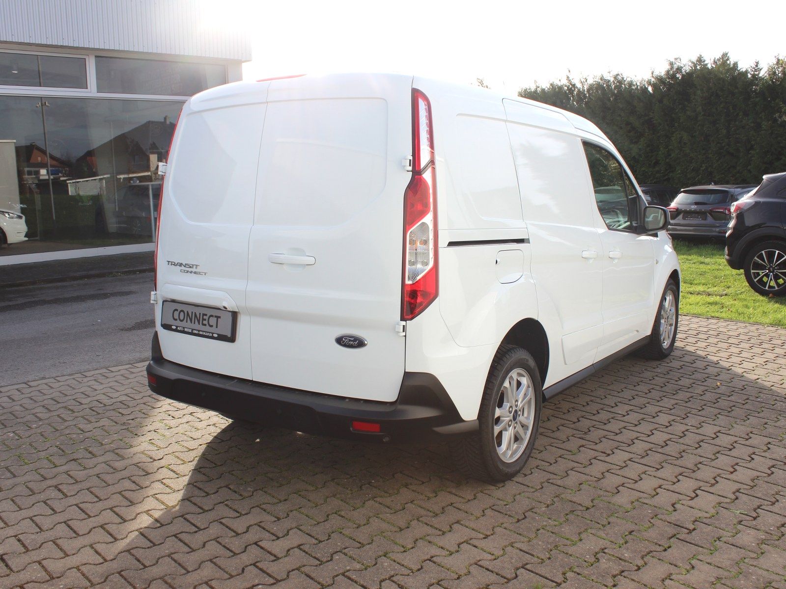 Fahrzeugabbildung Ford Transit Connect Kasten Limited 1,5 EcoBlue