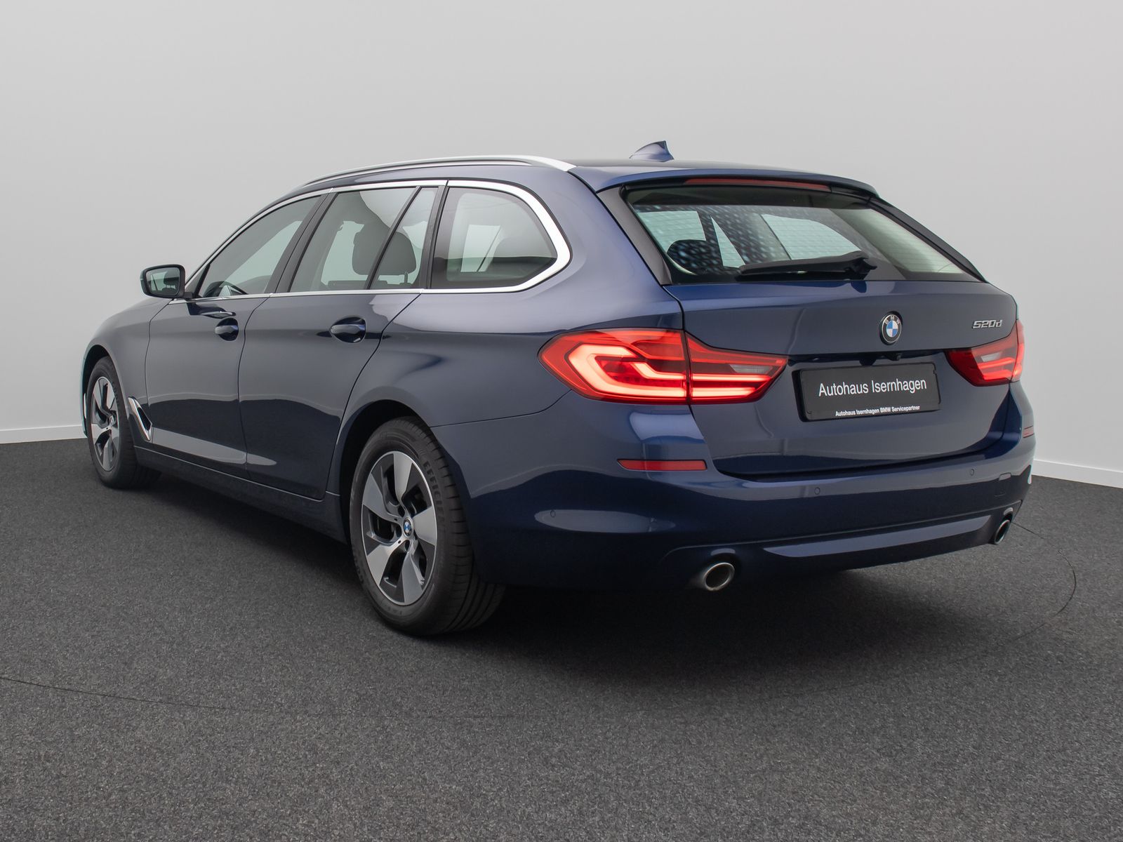 Fahrzeugabbildung BMW 520d Kamera DAB Stop&Go AHK Alarm Fernlichtassis