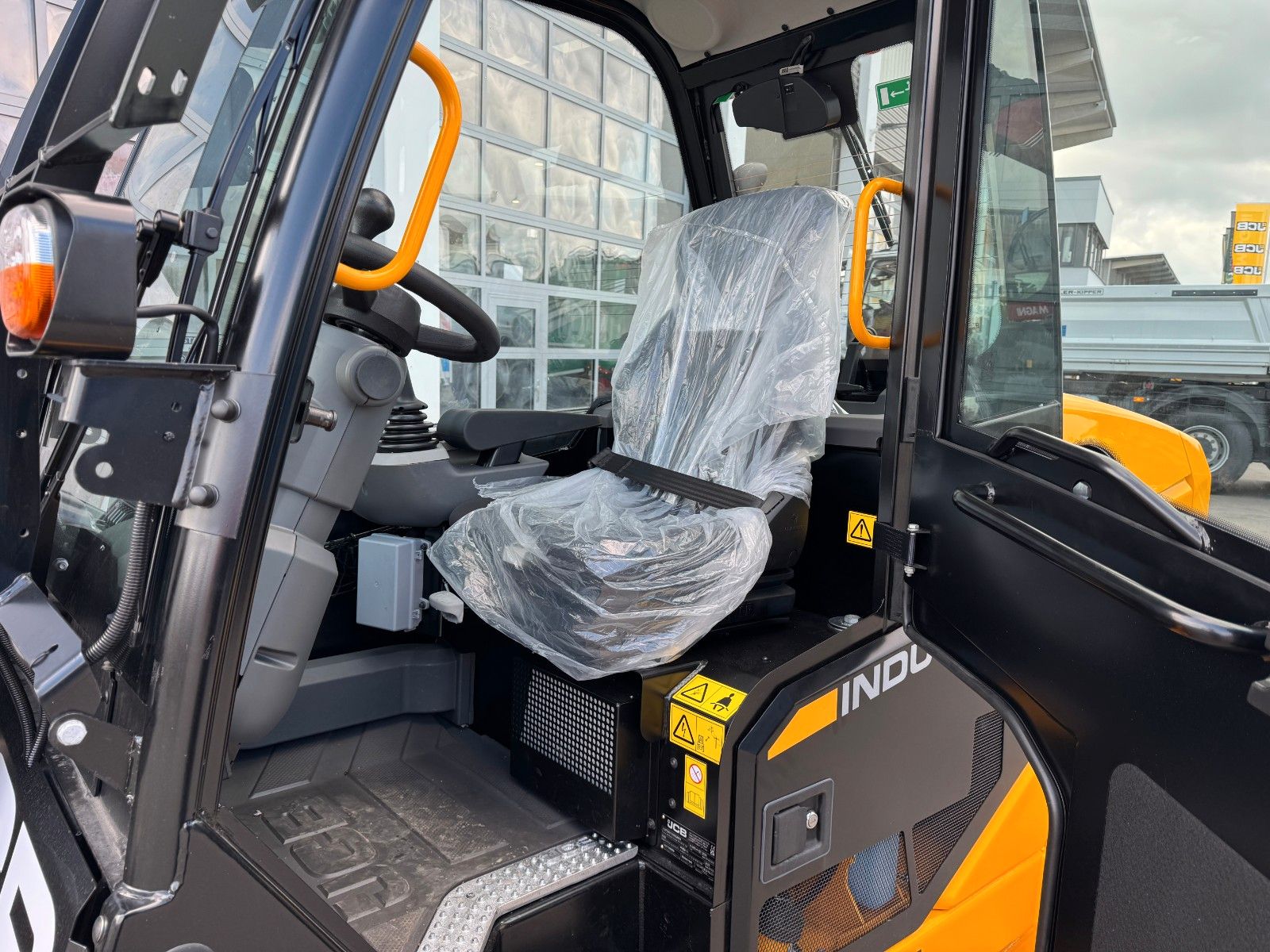 Fahrzeugabbildung JCB TLT 35-26D 4WD Teletruck / nur : 143h!! / SS
