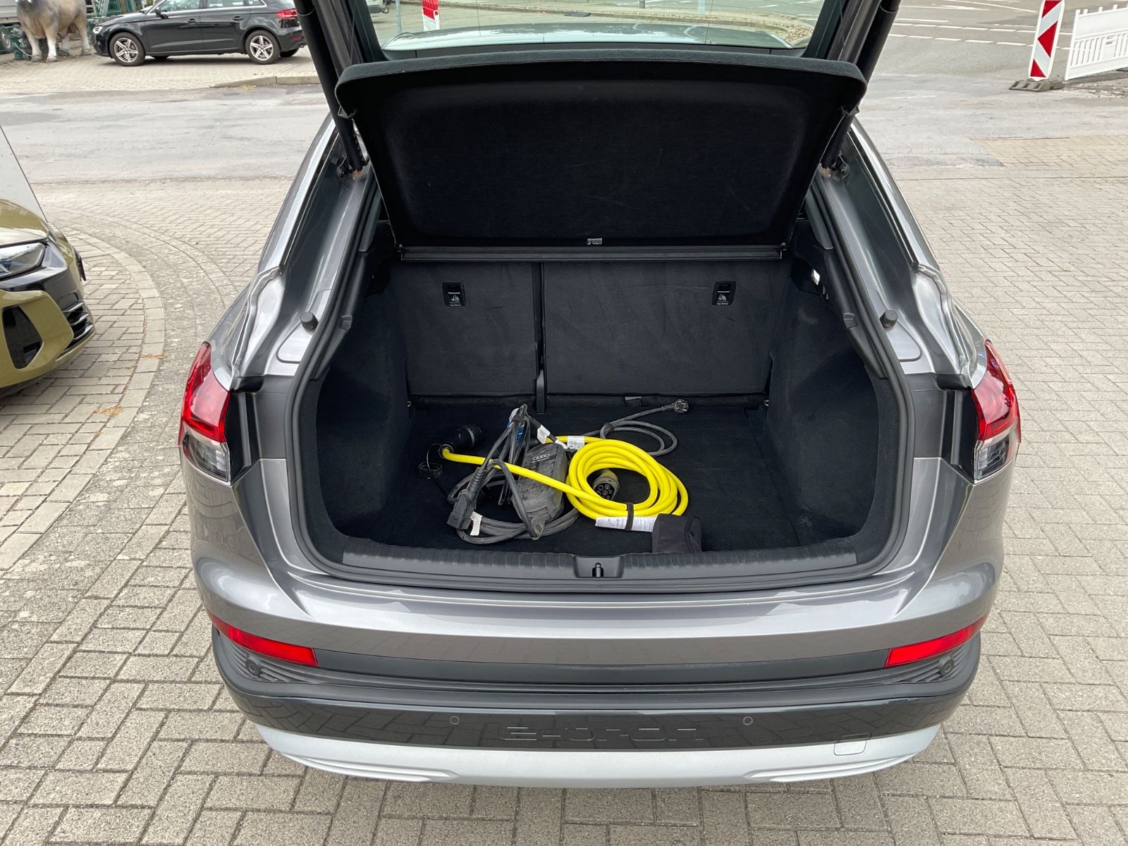 Fahrzeugabbildung Audi Q4 e-tron 40,82KWS,Kamera,Navi,LED,Sonos,Wärmep