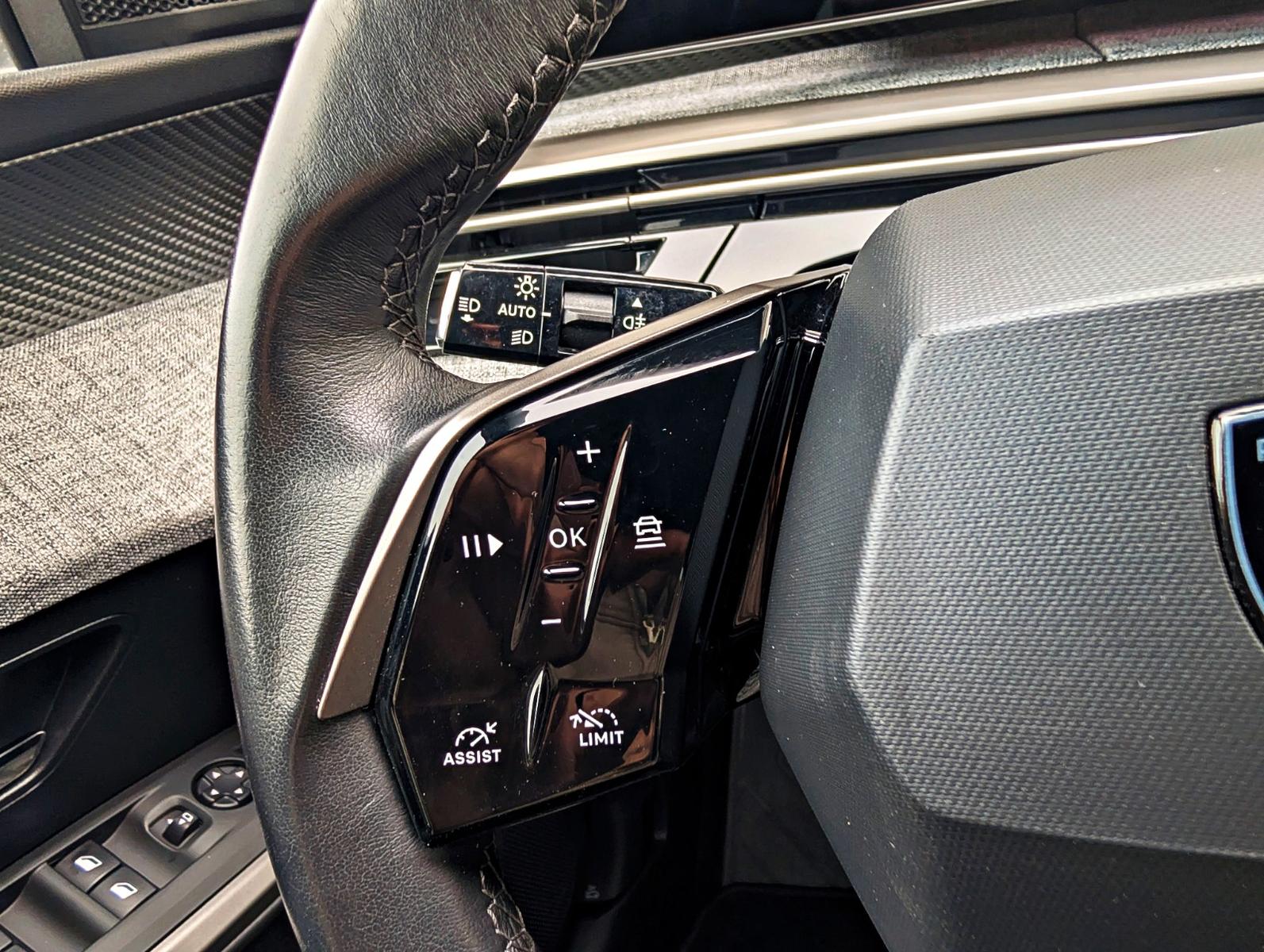 Peugeot 3008 Hybrid 136 Allure| Full LED|Induktionsladen