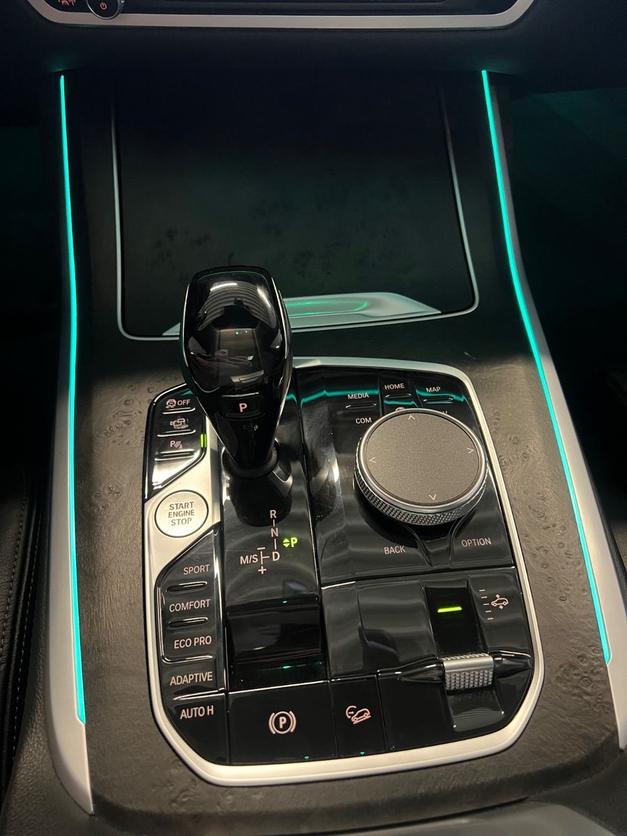 Fahrzeugabbildung BMW X7 xDrive 40 d M Sport *SKY LOUNGE*LASER*