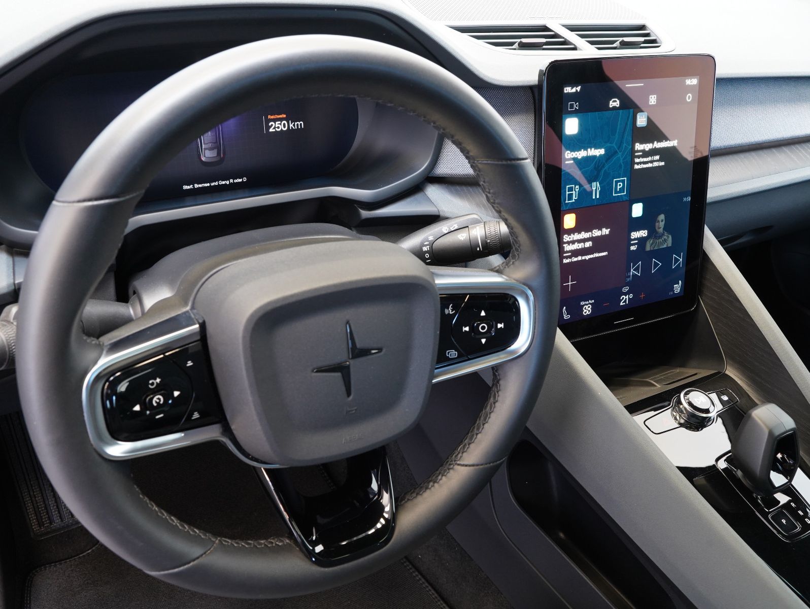 Fahrzeugabbildung Polestar 2 Long Range Dual Motor AWD 78kWh PILOT/PLUS/SOH