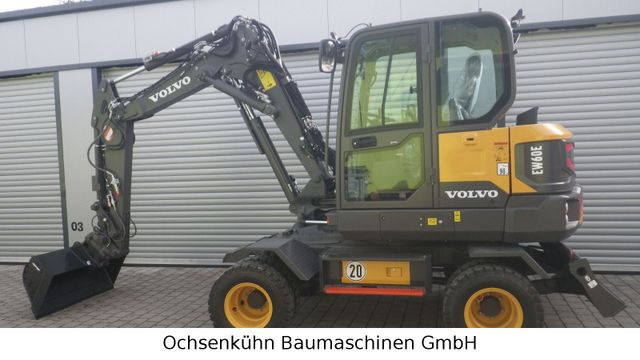 Volvo EW 60 E mit Verstellausleger u.Powertilt