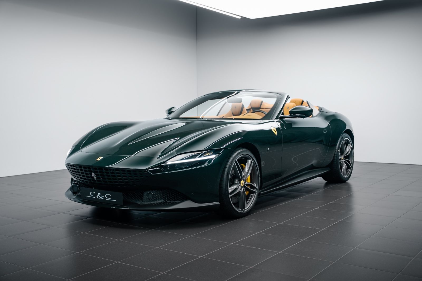 Fahrzeugabbildung Ferrari Roma Spider CARBON/SURROUND/HISTORICAL COLOUR