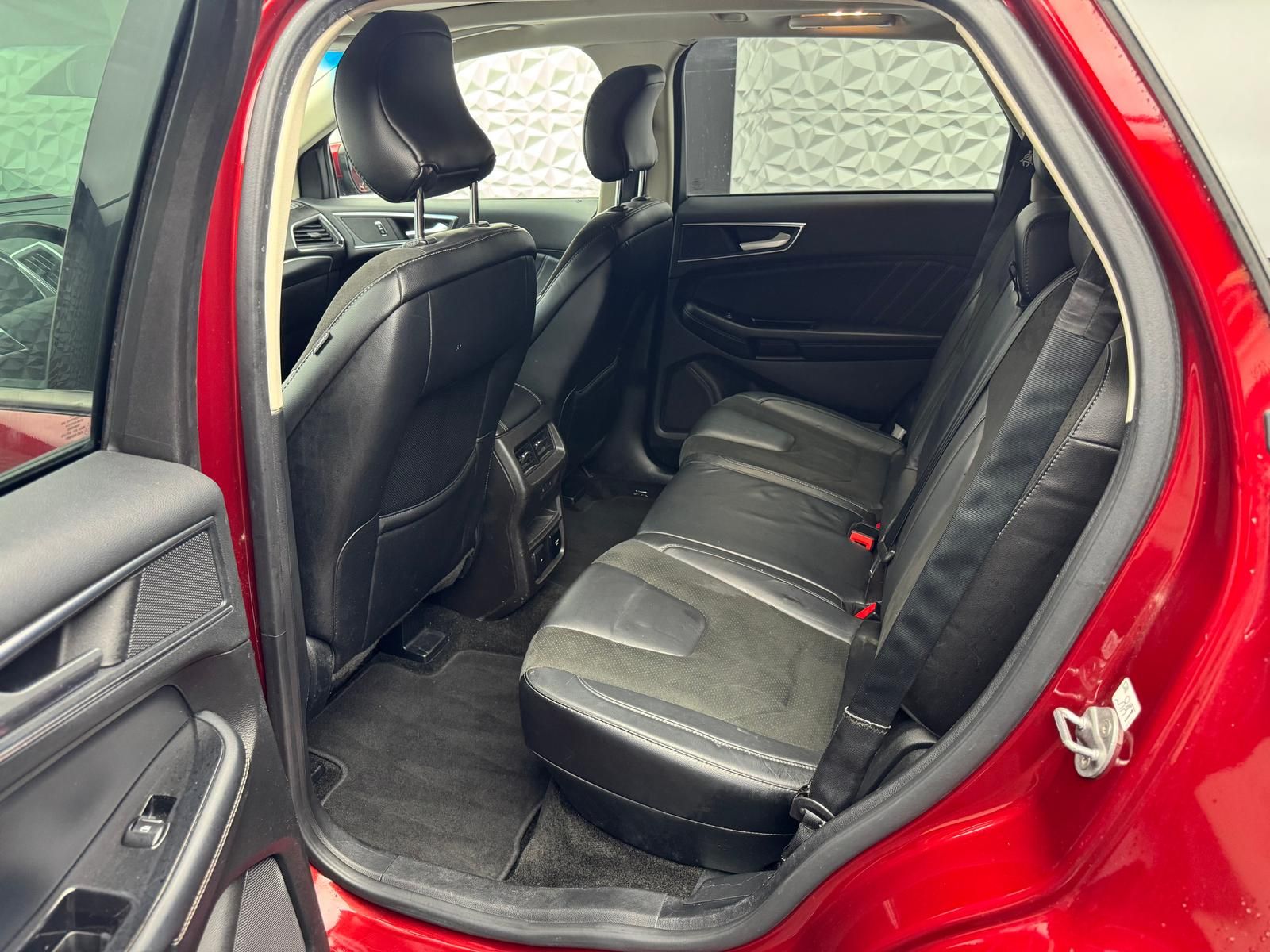 Fahrzeugabbildung Ford EDGE 2.0 TDCi ST-LINE 4x4/SONY/PANO/MEMORY/RCAM