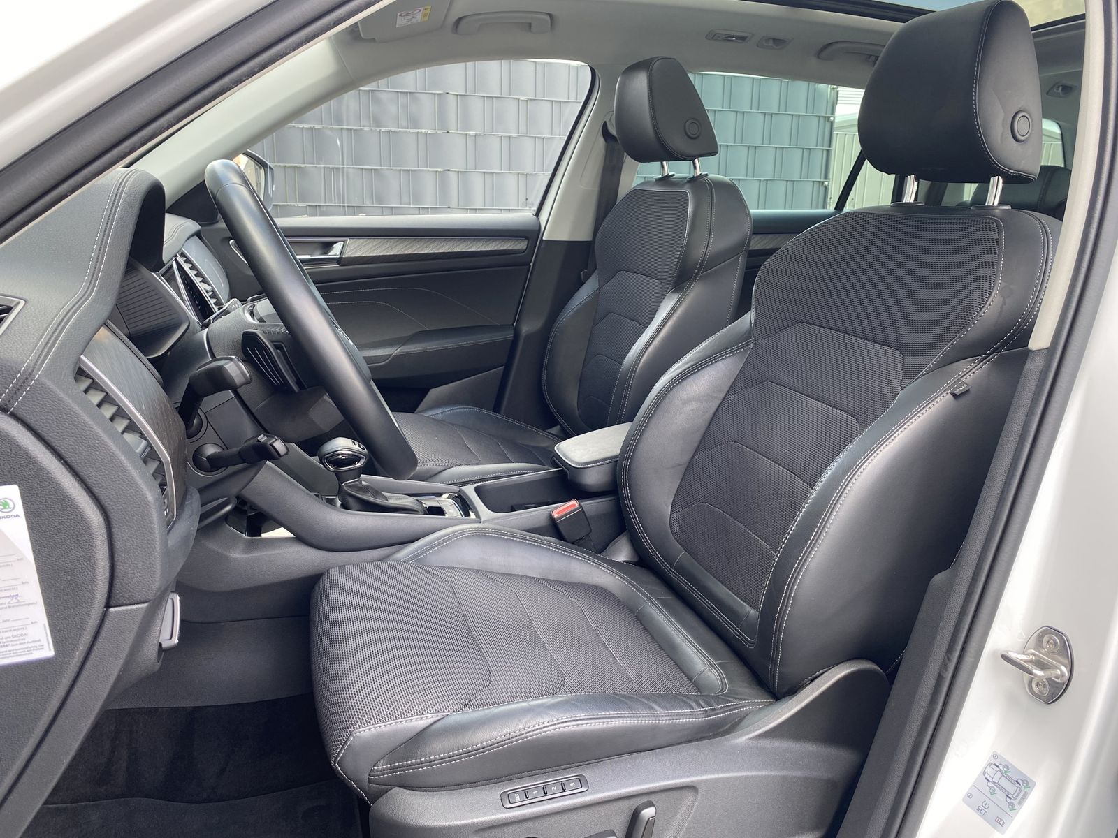 Fahrzeugabbildung SKODA Kodiaq 2.0 TDI 4x4 DSG Style NAV+LED+AHK+360°+VC
