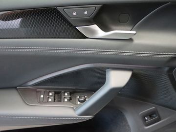 Fahrzeugverkauf 9 Volkswagen Tiguan 1.5 eTSI AHK Pano StHz 19 Zoll