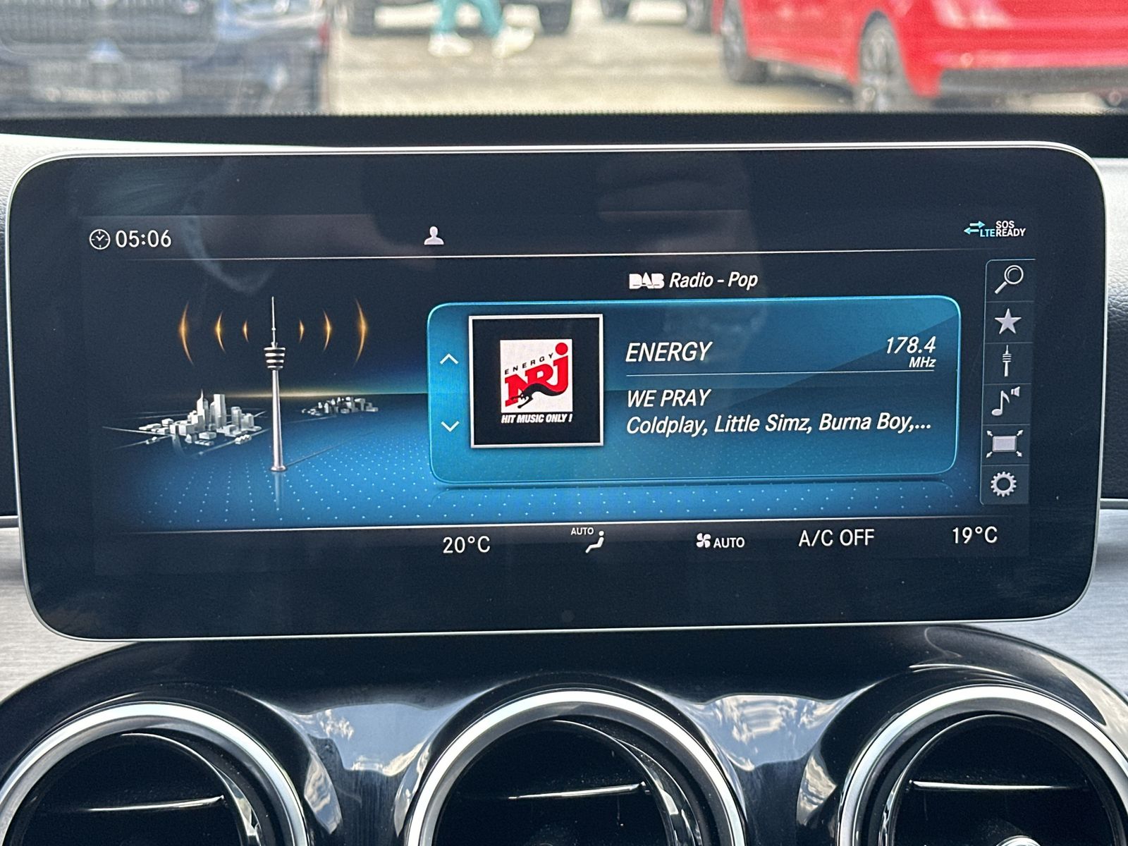 Fahrzeugabbildung Mercedes-Benz C 300de AMG-Line NAV+LED+KAMERA+CARPLAY+DAB+1H